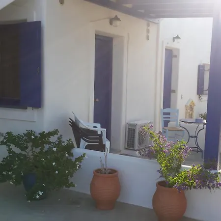 Calm Paros Apartment